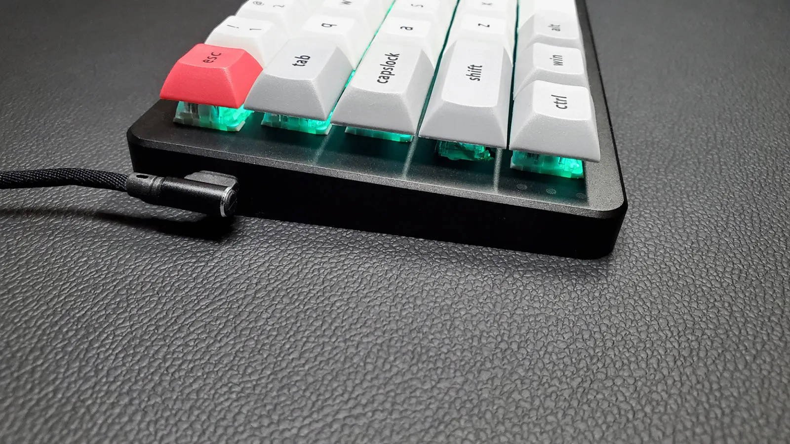 65 Percent Low Profile Aluminum QMK Mechanical Keyboard