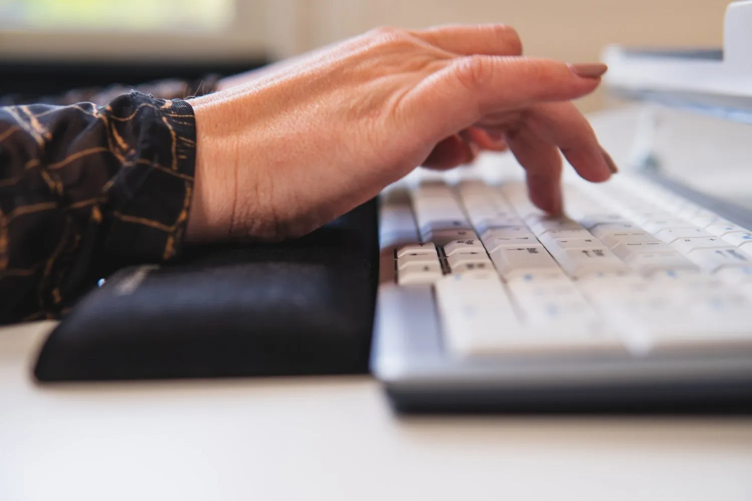 Bakker Elkhuizen Trapezium Antibacterial Compact Wrist Rest