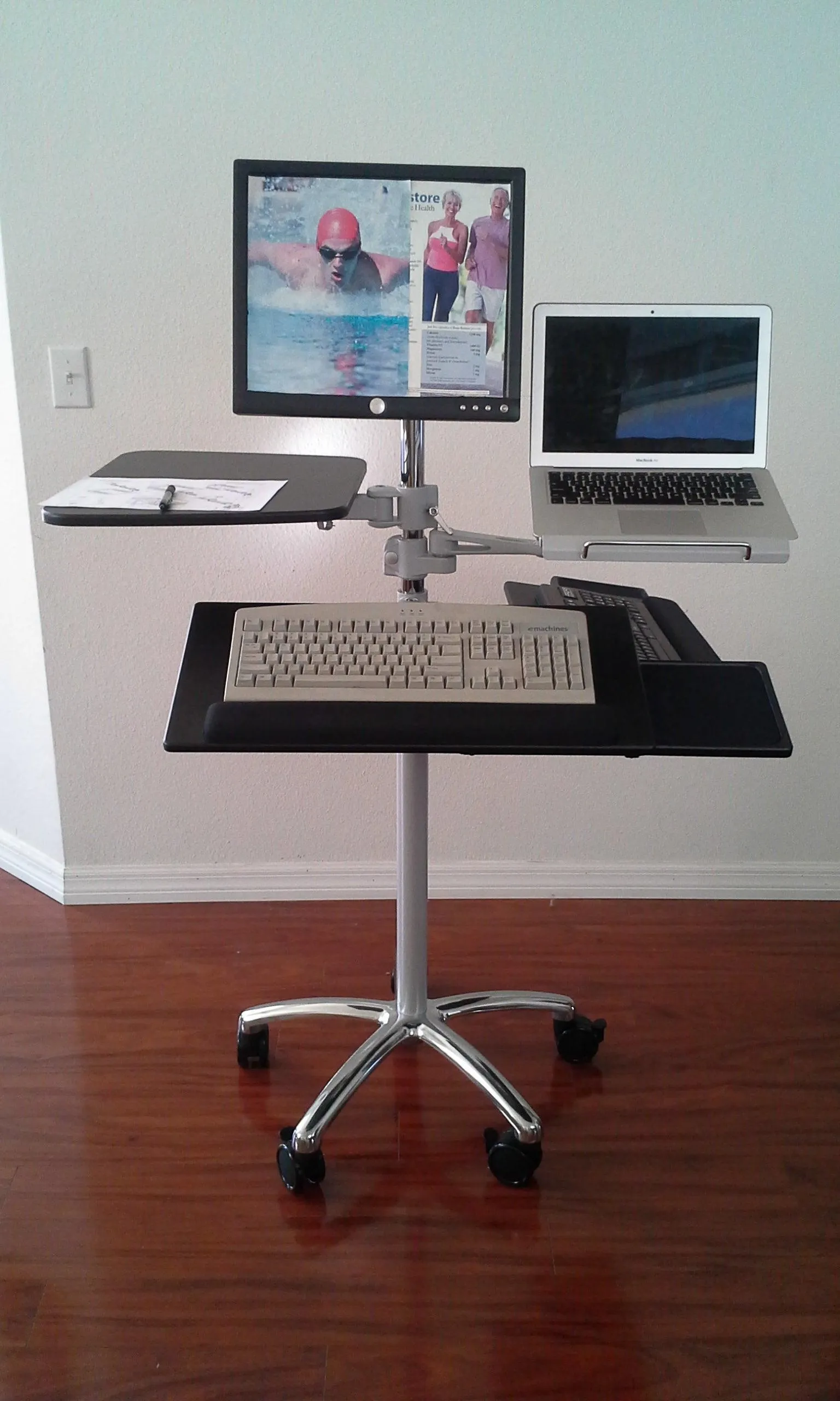 DVC04-F Rolling Pole Computer Workstation - Sit to Stand - Height Adjustable